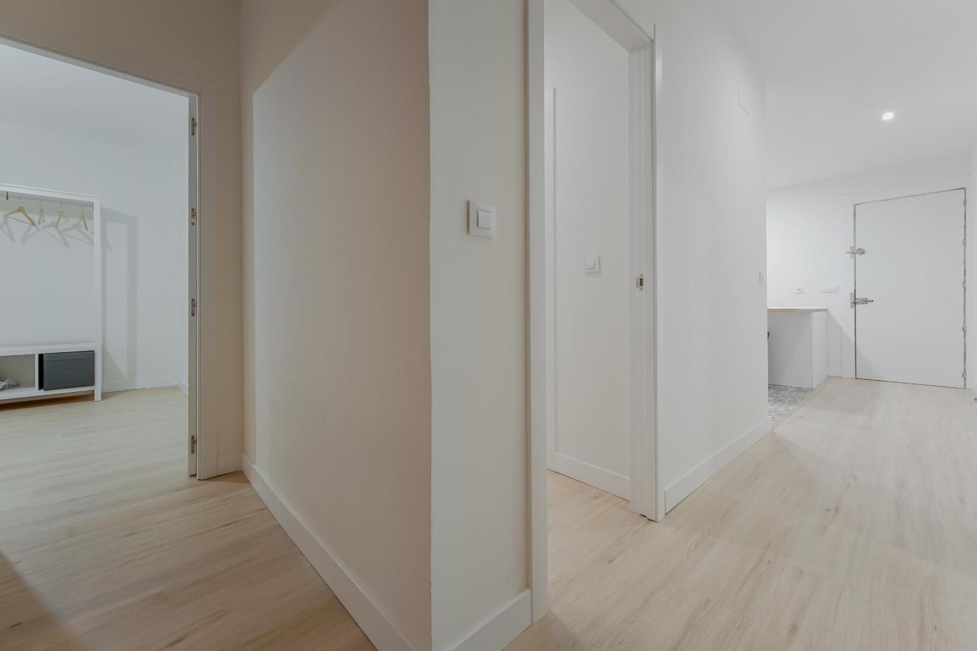 Modern Apt Para 6Pax En La Plaza De Tirso-Centro E1 Madrid Exterior photo