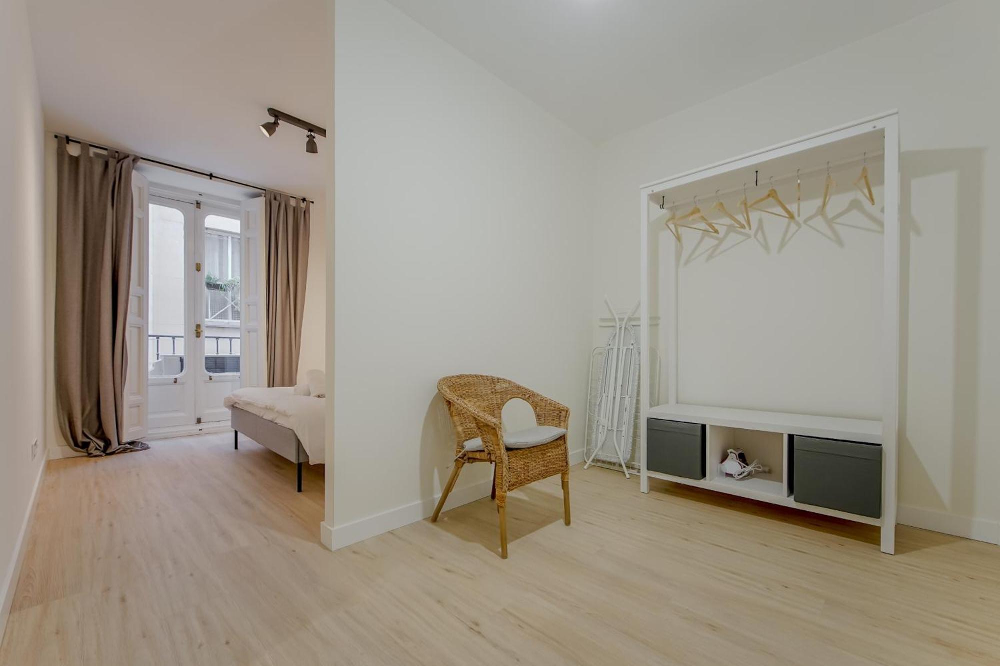 Modern Apt Para 6Pax En La Plaza De Tirso-Centro E1 Madrid Exterior photo